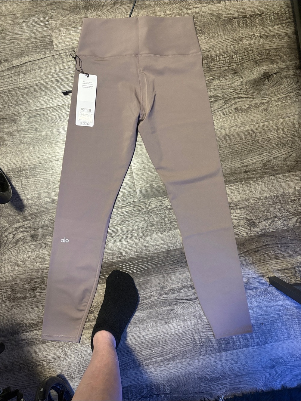 ALO Yoga High-Waist Airlift 7/8 Leggings in SOLD OUT Mushroom